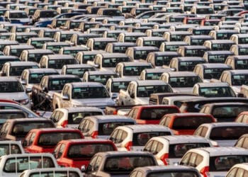 Vplyv globálnych automobiliek v Číne klesá, v Austráli bez zvyšovania sadzieb
