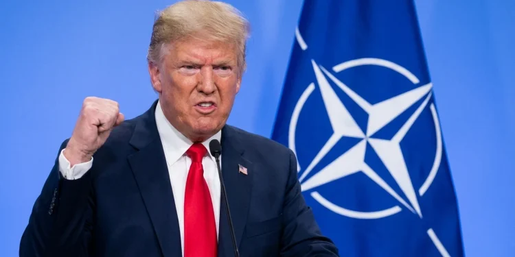 Donald Trump Hrozi NATO