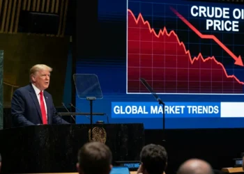 Donald Trump Ropa Pokles
